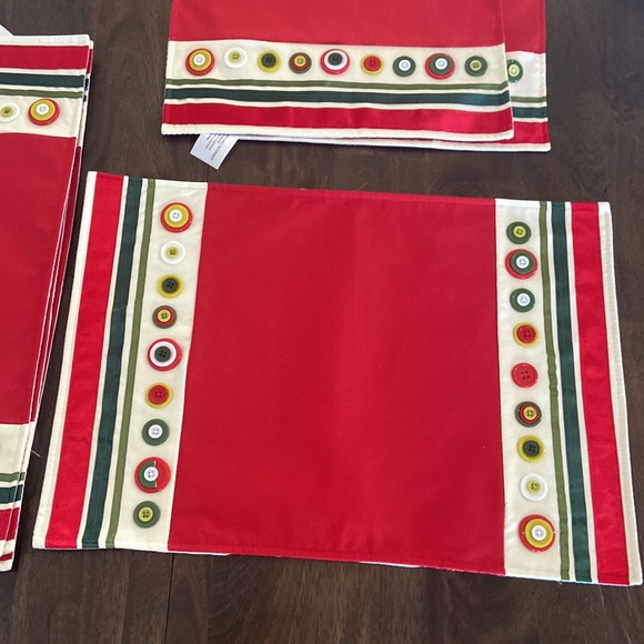 6 Jingles & Joy Christmas placemats like new! Red and green buttons and ribbon - Picture 11 of 17